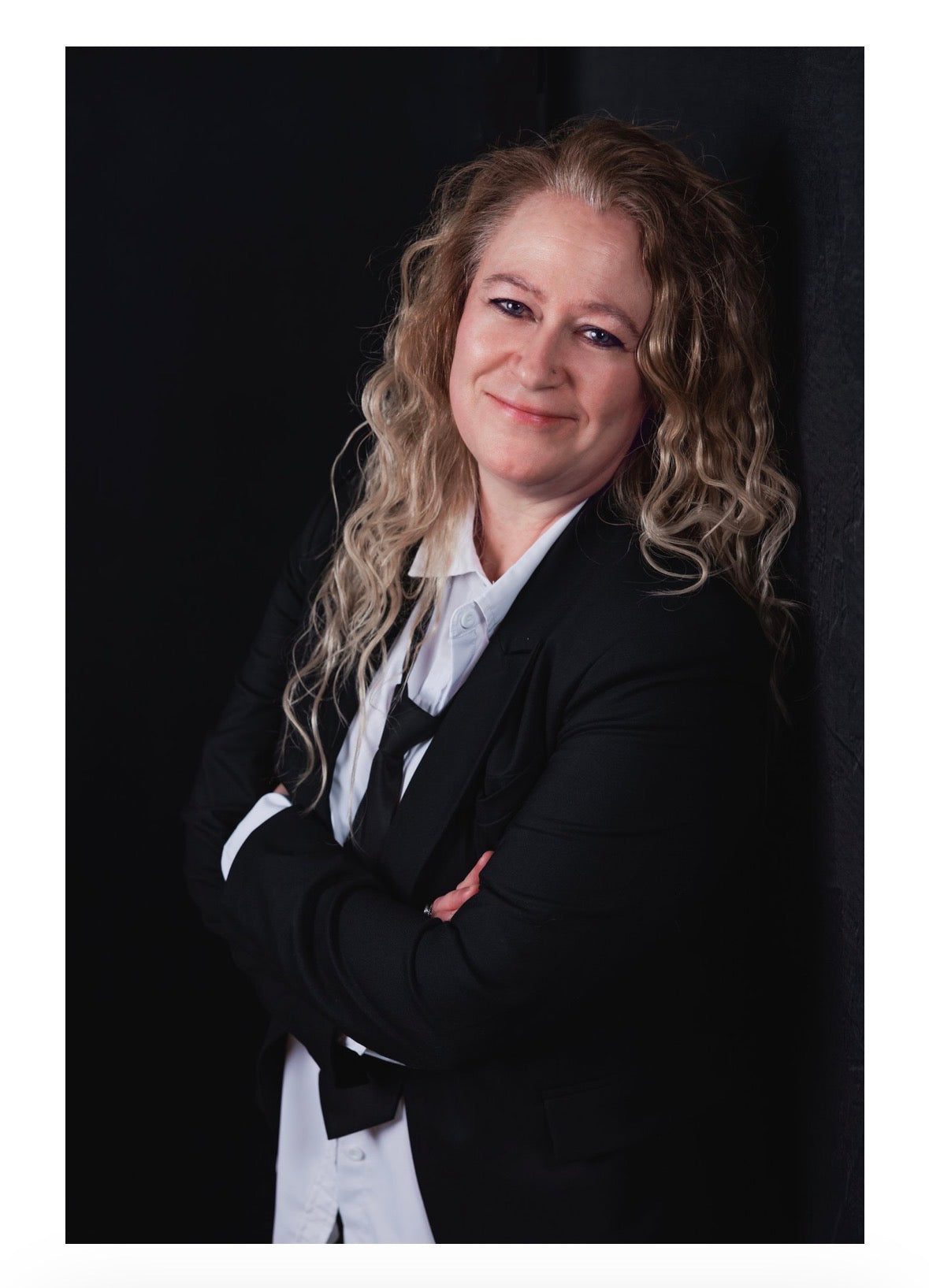 About the Artist, Theresa Zingg